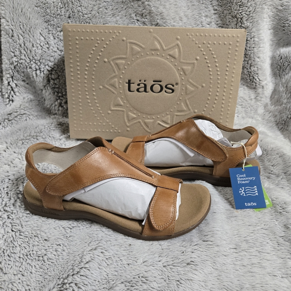 TÄOS WOMEN SANDALS THE SHOW CARAMEL Color